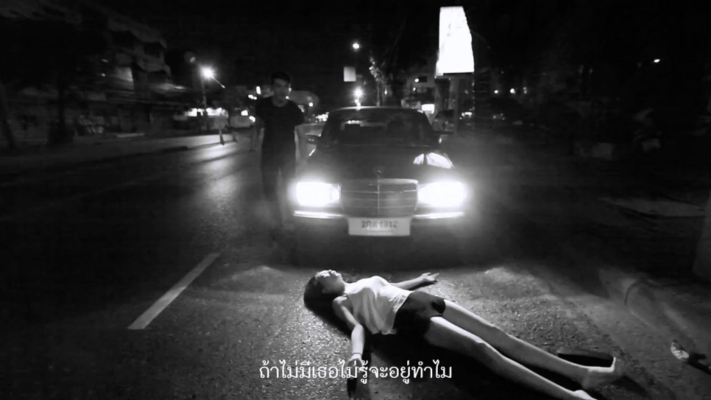 คนกำลังจะตาย-Hang Over[Official MV].mp4_snapshot_03.03_[2015.09.25_14.18.40]